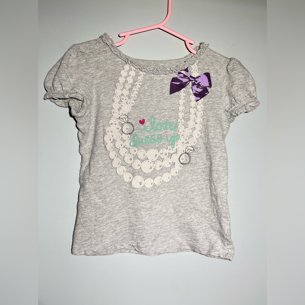 Cherokee Gray Tee with Purple Bow and Necklace Print